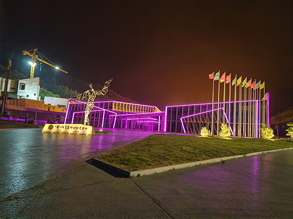 城市亮化是现代城市建设的重要组成部分，它不仅可以美化城市的夜景，还能提升城市的整体形象。随着科技的不断进步，城市亮化也得到了更多的关注和创新。本文将介绍一些关于城市亮化的创意和技术，帮助读者了解白碱滩城市亮化的重要性以及如何进行白碱滩城市亮化的规划和实施。