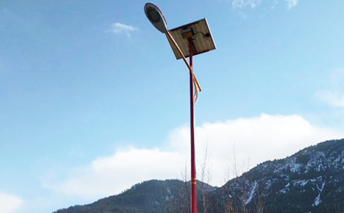 如何选择高质量的白碱滩太阳能路灯材料：全方位指南