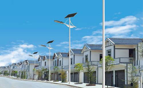 白碱滩太阳能路灯配置与在乡村道路照明中的应用