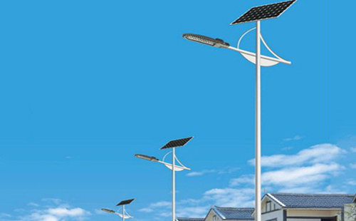 白碱滩太阳能路灯安装步骤与接线要点解析